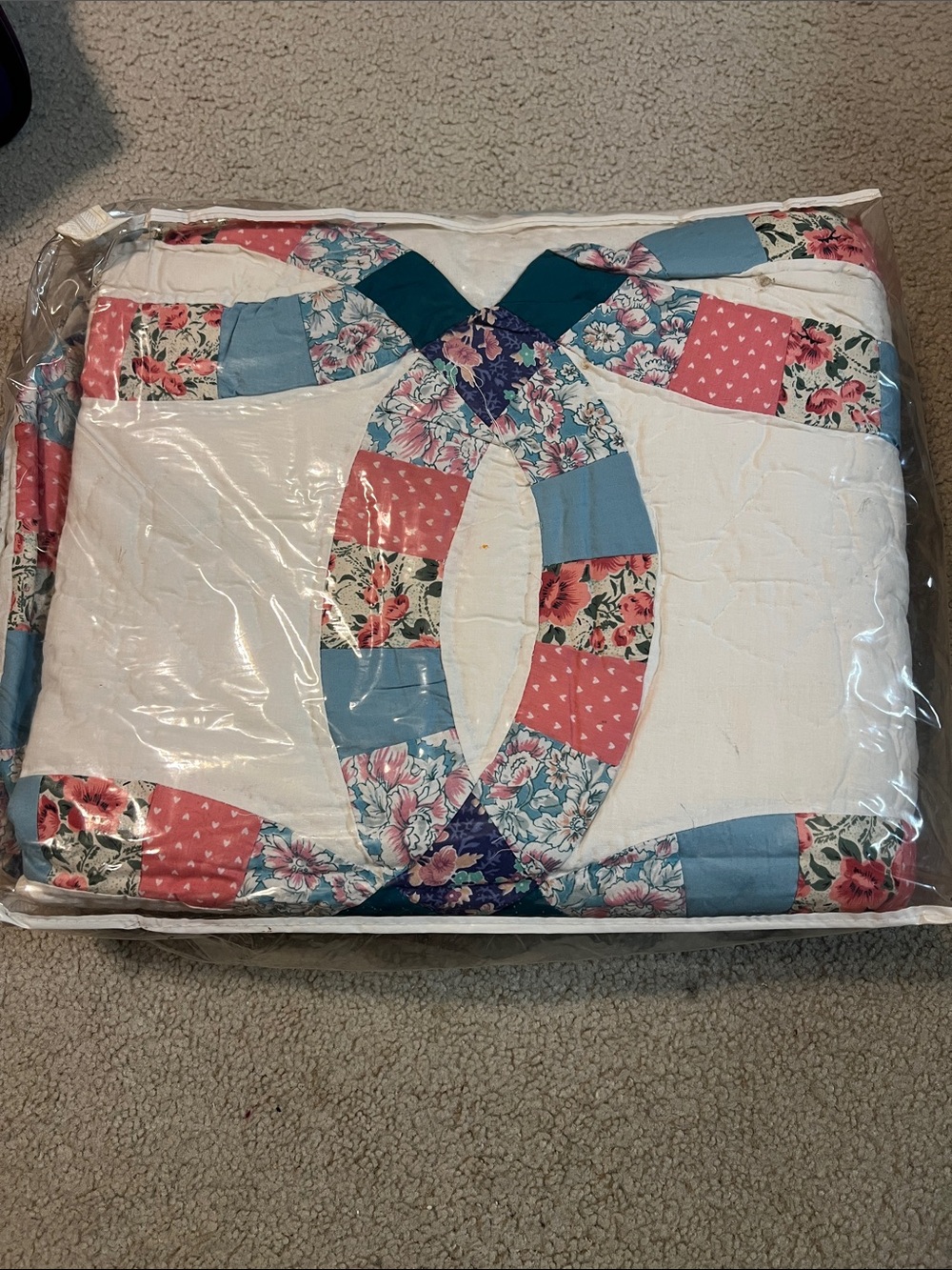 Floral Patchwork Quilted Bedspread - White and Pink